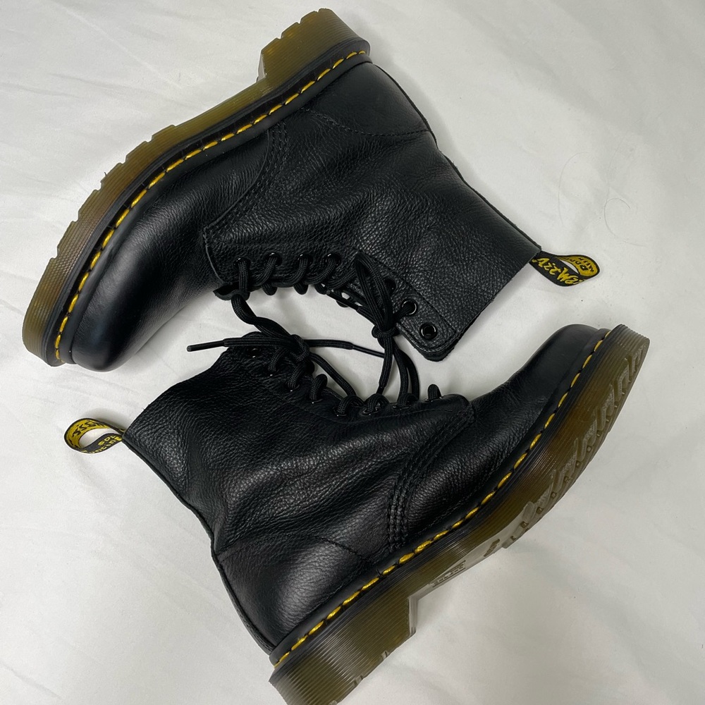 Black Dr. Marten 1450 pascal boots size 6!